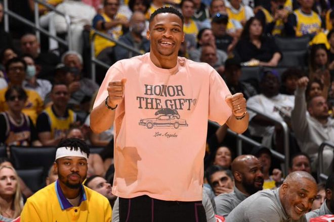 回撤至中圈 回撤至中圈